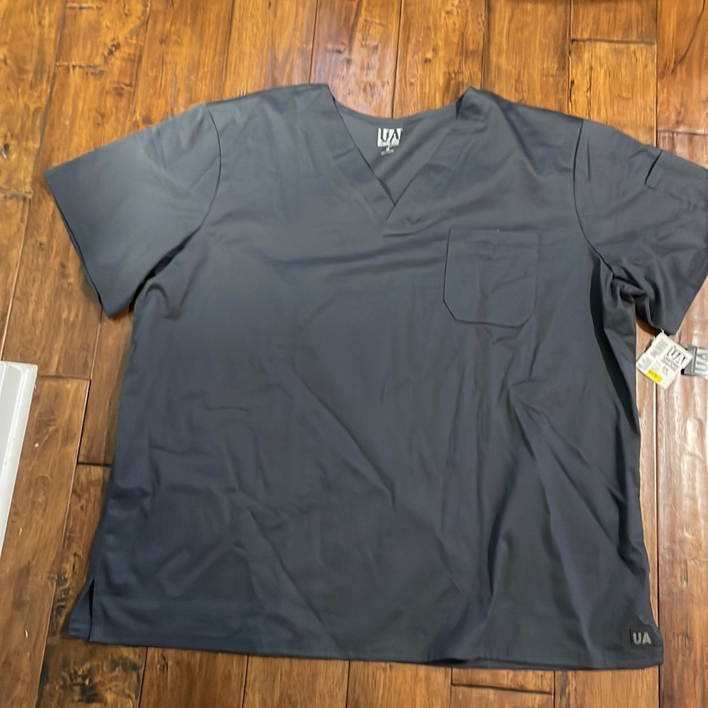 NWT Medical Scrubs Top  Size 2XL